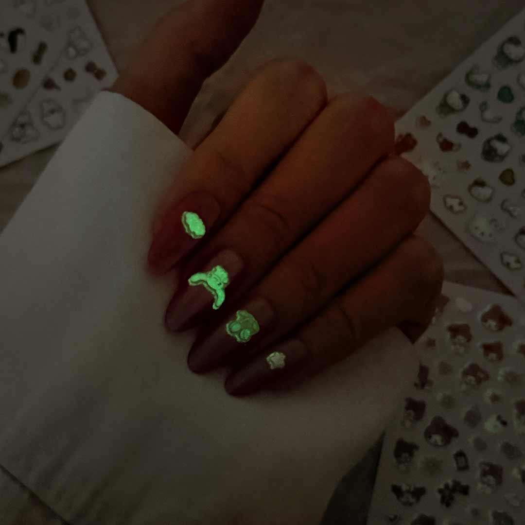 noctilucent-mini-nail-sticker