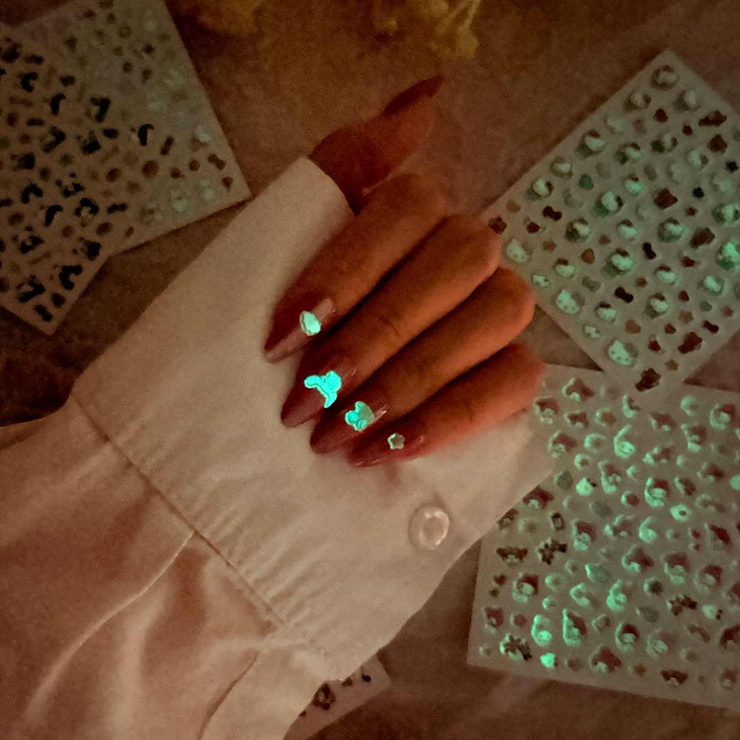 noctilucent-mini-nail-sticker