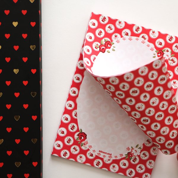 Red-Floral-Paper-Pack